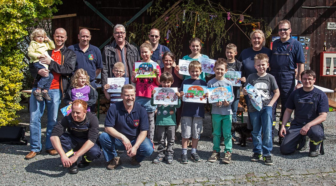 Malwettbewerb und Hot Dogs zu Ostern