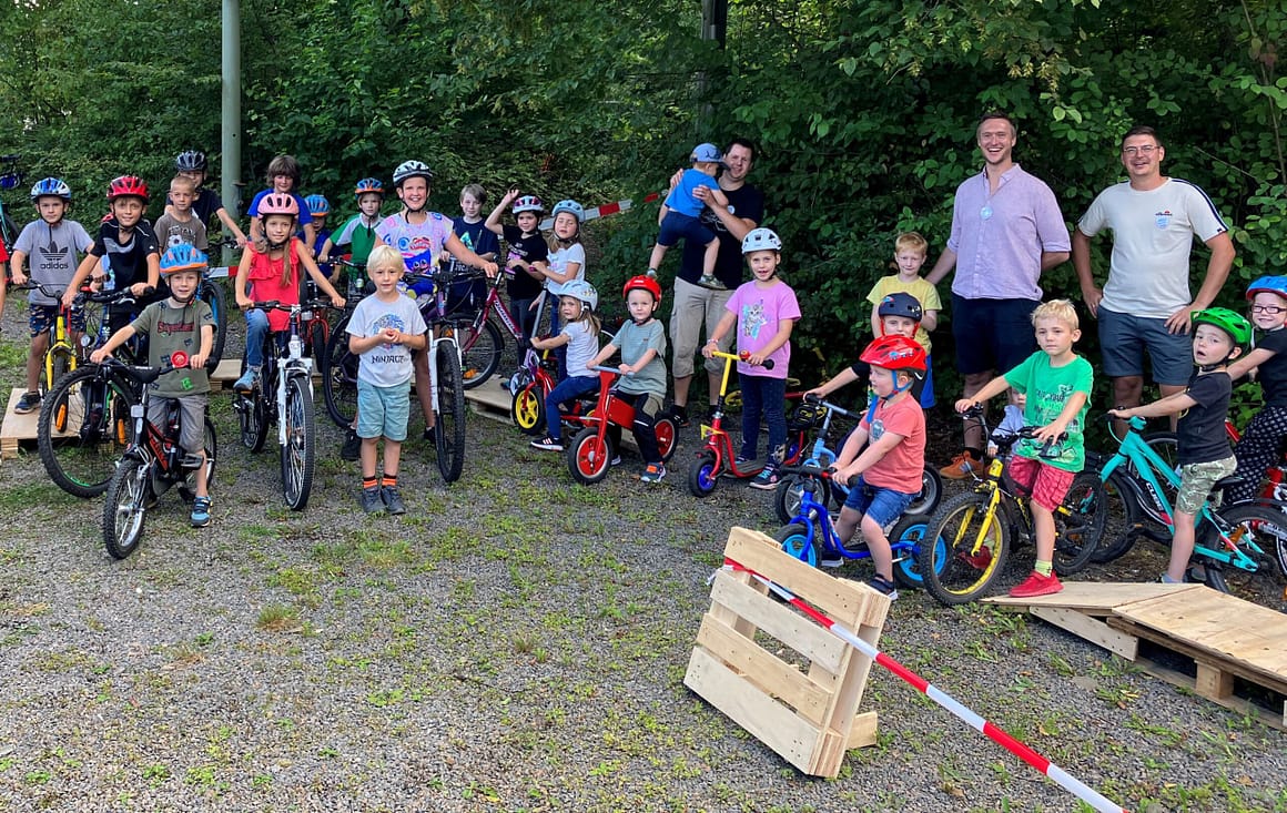 Gigantische Tobeburg und Laufradparcours am Silbersee Gigantische Tobeburg und Laufradparcours am Silbersee