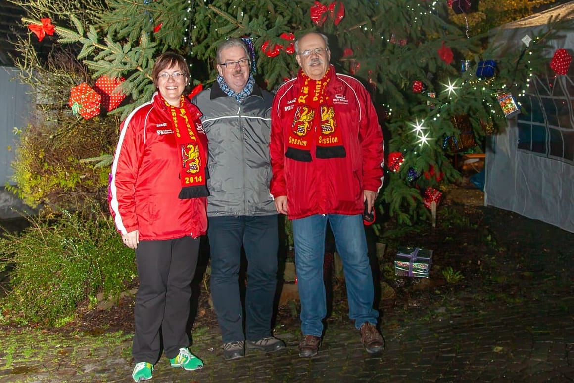 Weihnachtsbaumsetzen im Erbland Weihnachtsbaumsetzen im Erbland