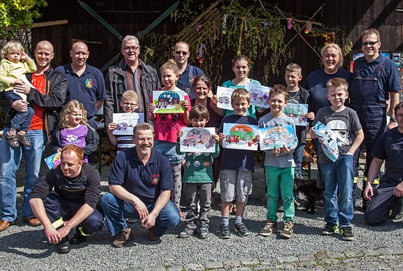 Malwettbewerb und Hot Dogs zu Ostern Malwettbewerb und Hot Dogs zu Ostern